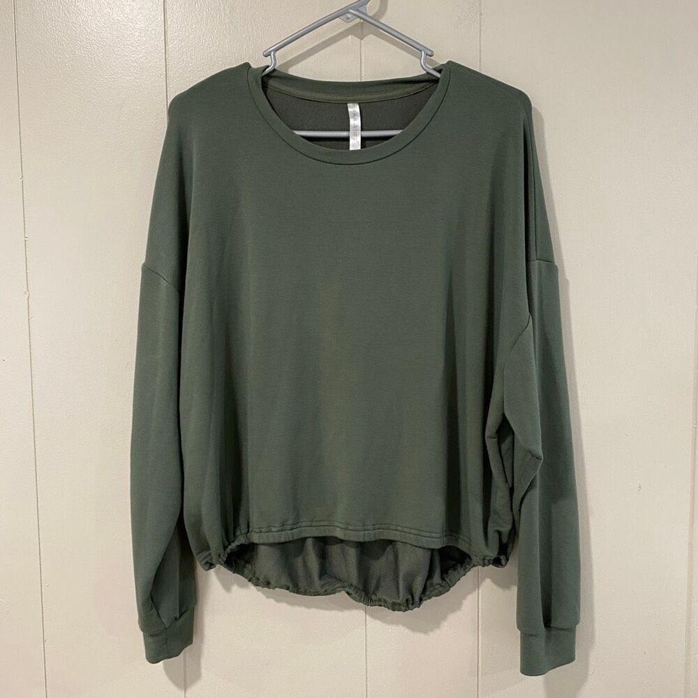 Fabletics Women’s Long Sleeve Top Medium – Olive Green Slouchy Cinched Hem Pullo